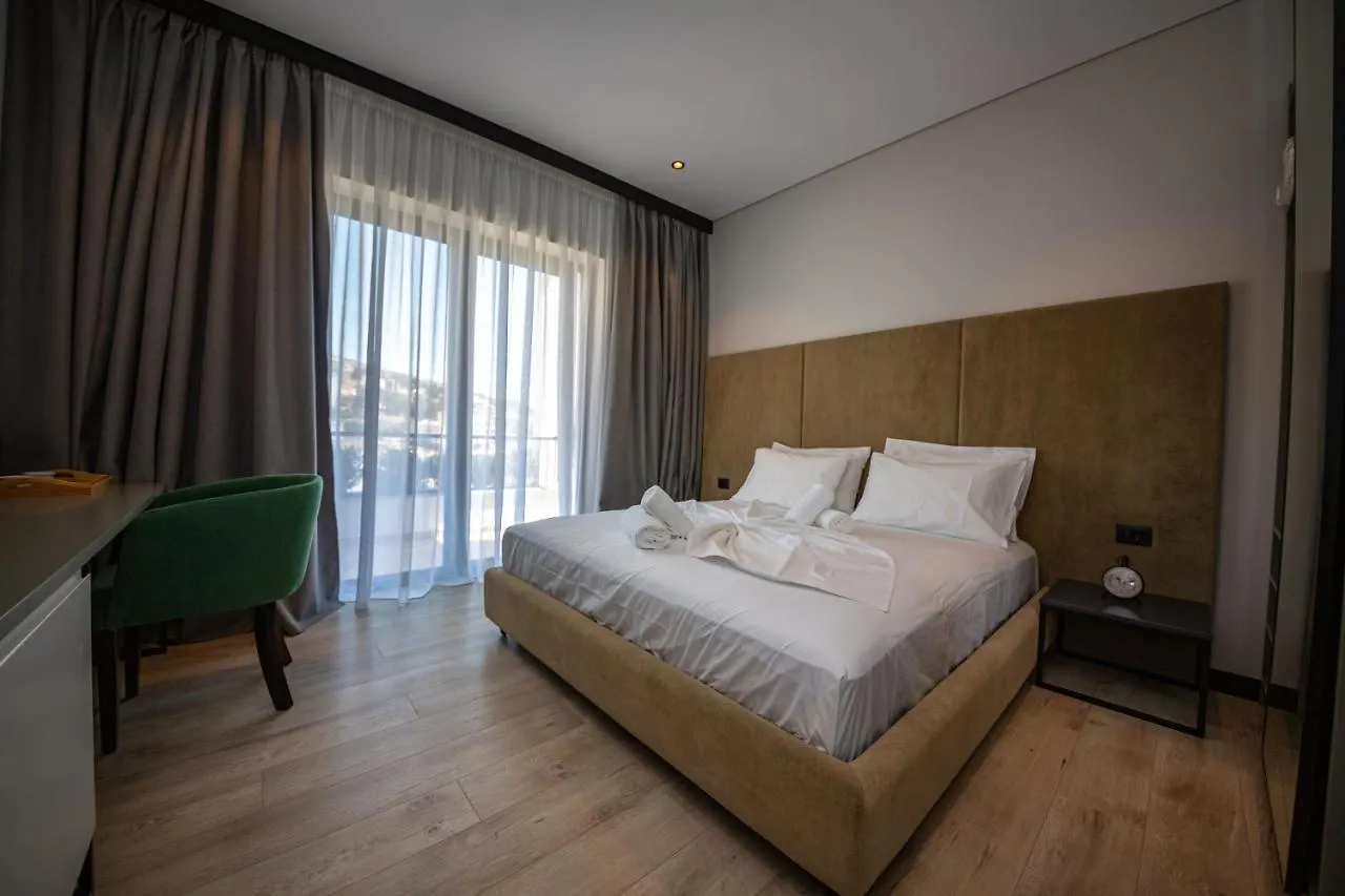 Apart-Hotel Lili2 Sarandë 4*,